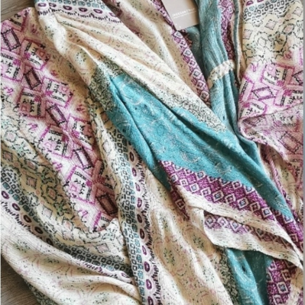 Jackson Rowe Verse Kimono Chella Print